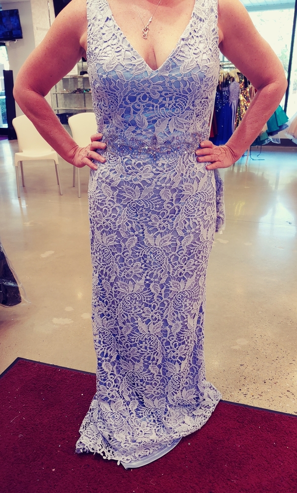 Mon cheri lilac size 12 with attachable sleeves